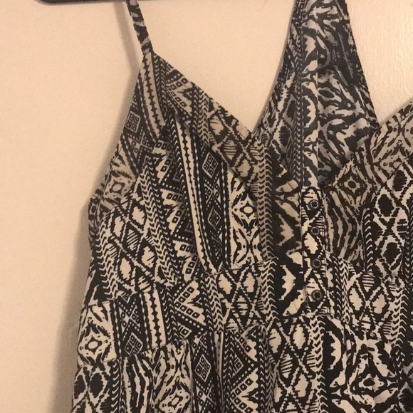 American Eagle black and white printed tank - Picture 5 of 5